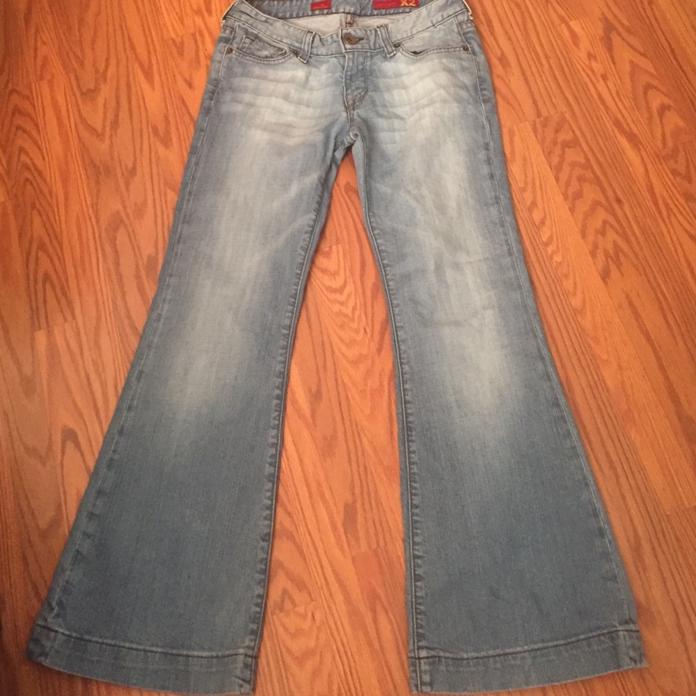 Express Women’s Light Blue Boot Cut Jeans